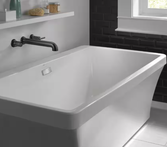 Delta Everly 67 in. x 36 in Soaking Bathtub with Center Drain in White